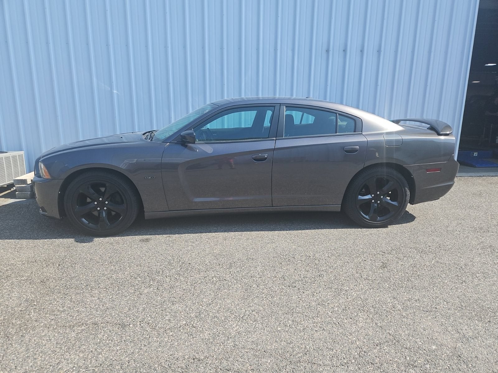 2014 Dodge Charger RT in Granite — front three-quarter view
