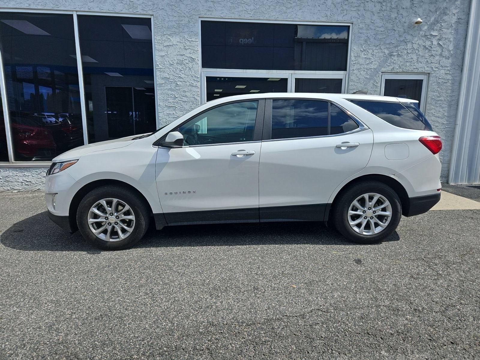 2021 Chevrolet Equinox LT in Iridescent Pearl Tricoat — front three-quarter view